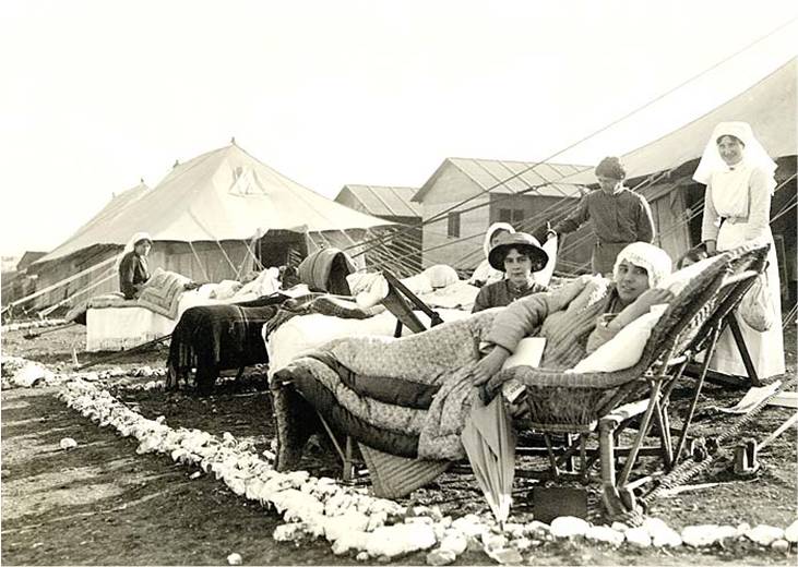 Sick nurses from the 3rd Australian General Hospital, Lemnos 1915.